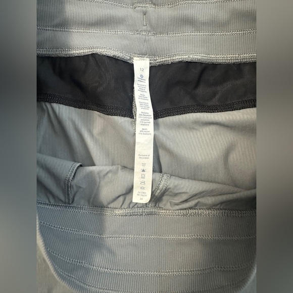 Lululemon Dance Studio Crop II (Unlined 20") in Battleship - Picture 7 of 7